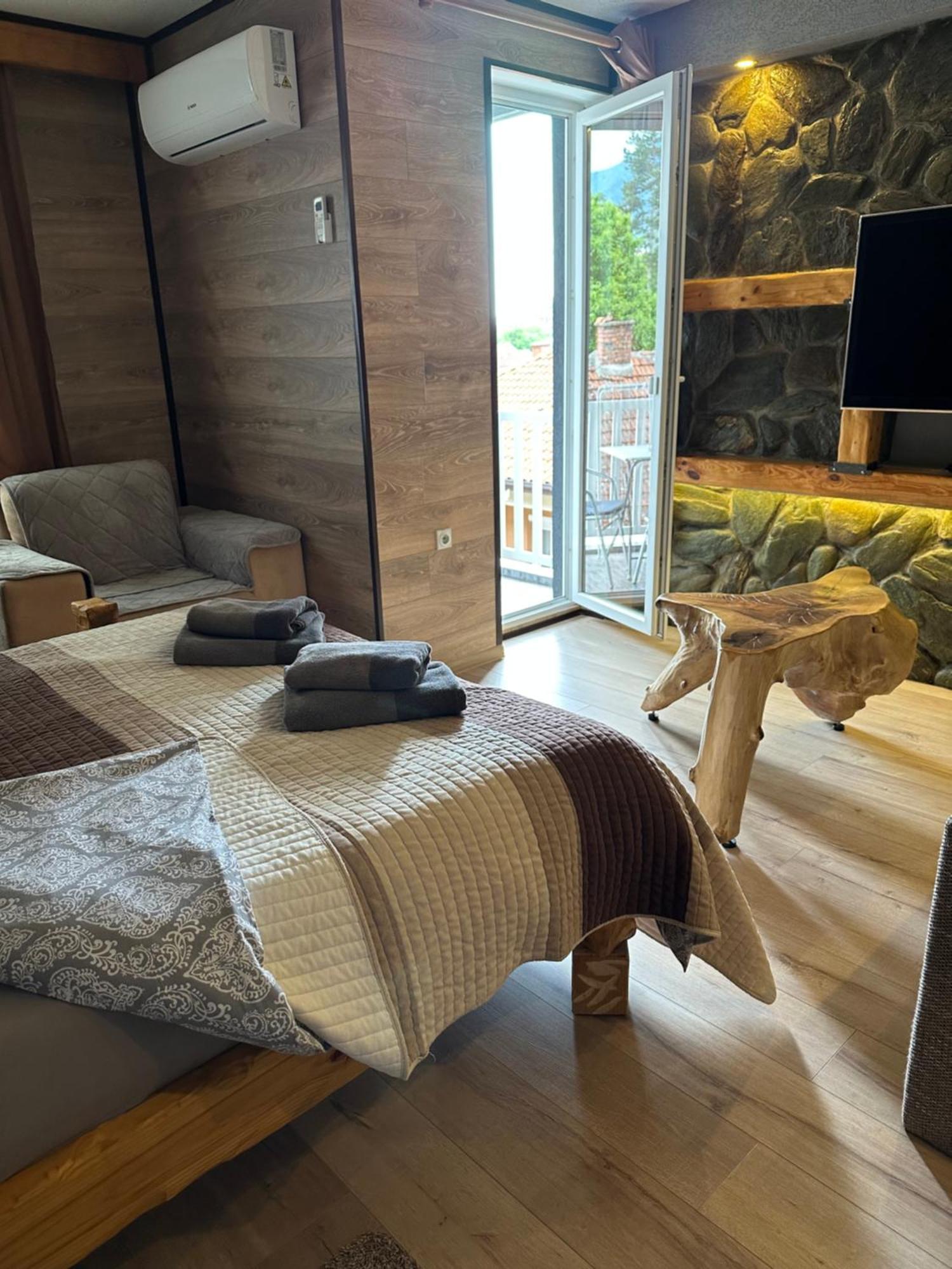 Apartments Park 2016 Surdulica Kültér fotó
